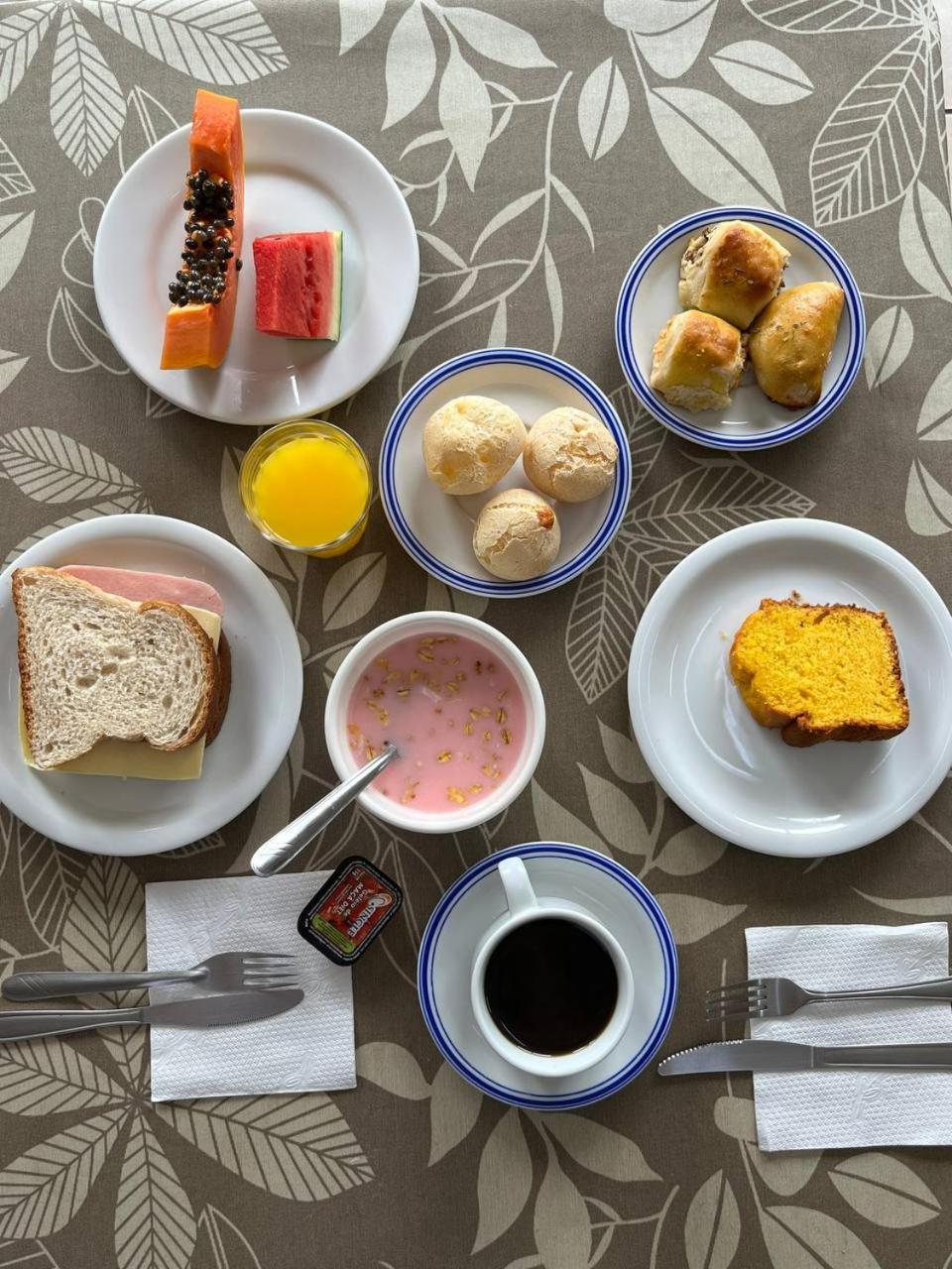 Acomodare Hotel- Sob Nova Direcao Tubarão Esterno foto