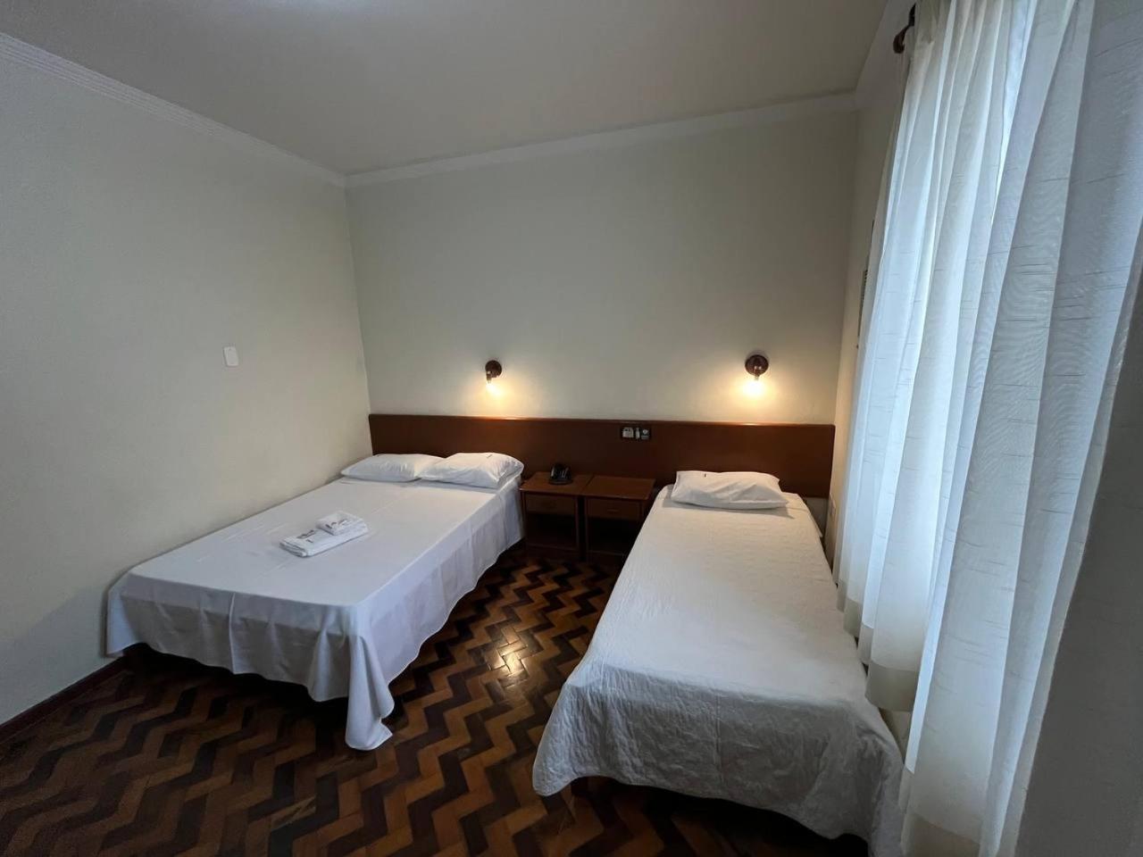 Acomodare Hotel- Sob Nova Direcao Tubarão Esterno foto