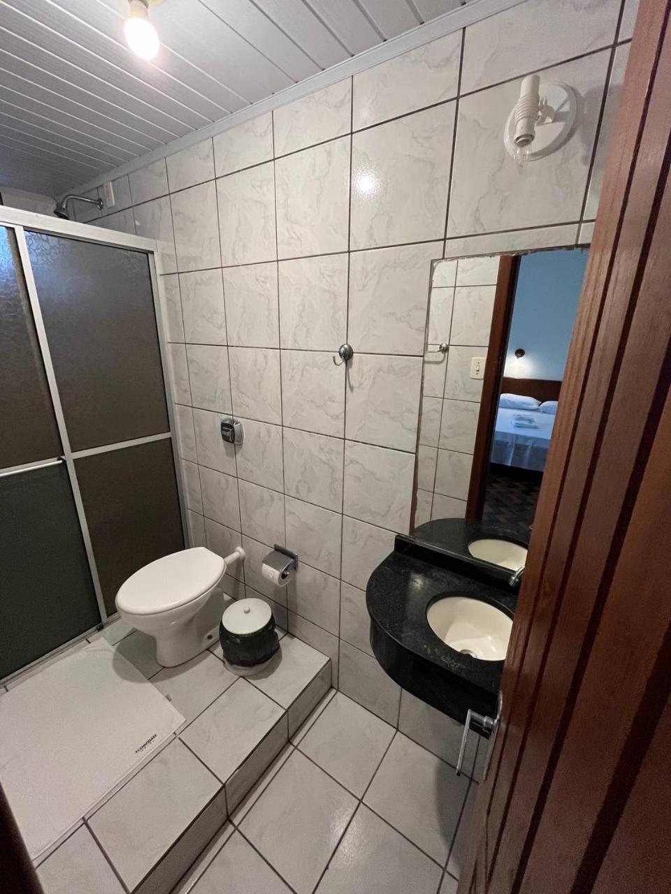 Acomodare Hotel- Sob Nova Direcao Tubarão Esterno foto