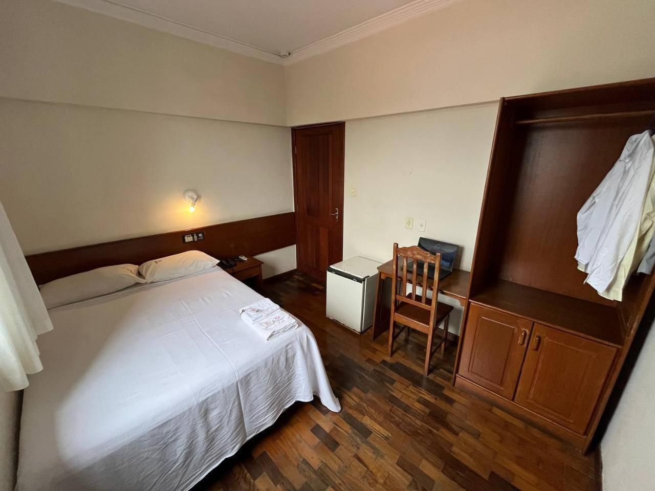 Acomodare Hotel- Sob Nova Direcao Tubarão Esterno foto
